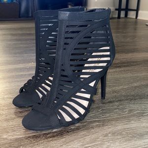Size 7 black Anne Michelle